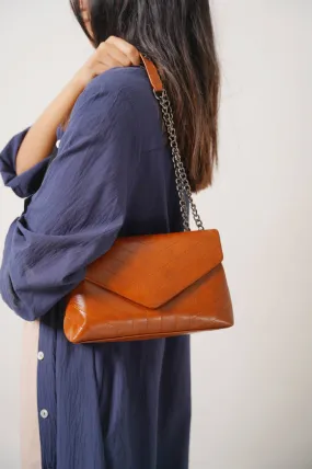 CROSSBODY ENVELOPE BAG